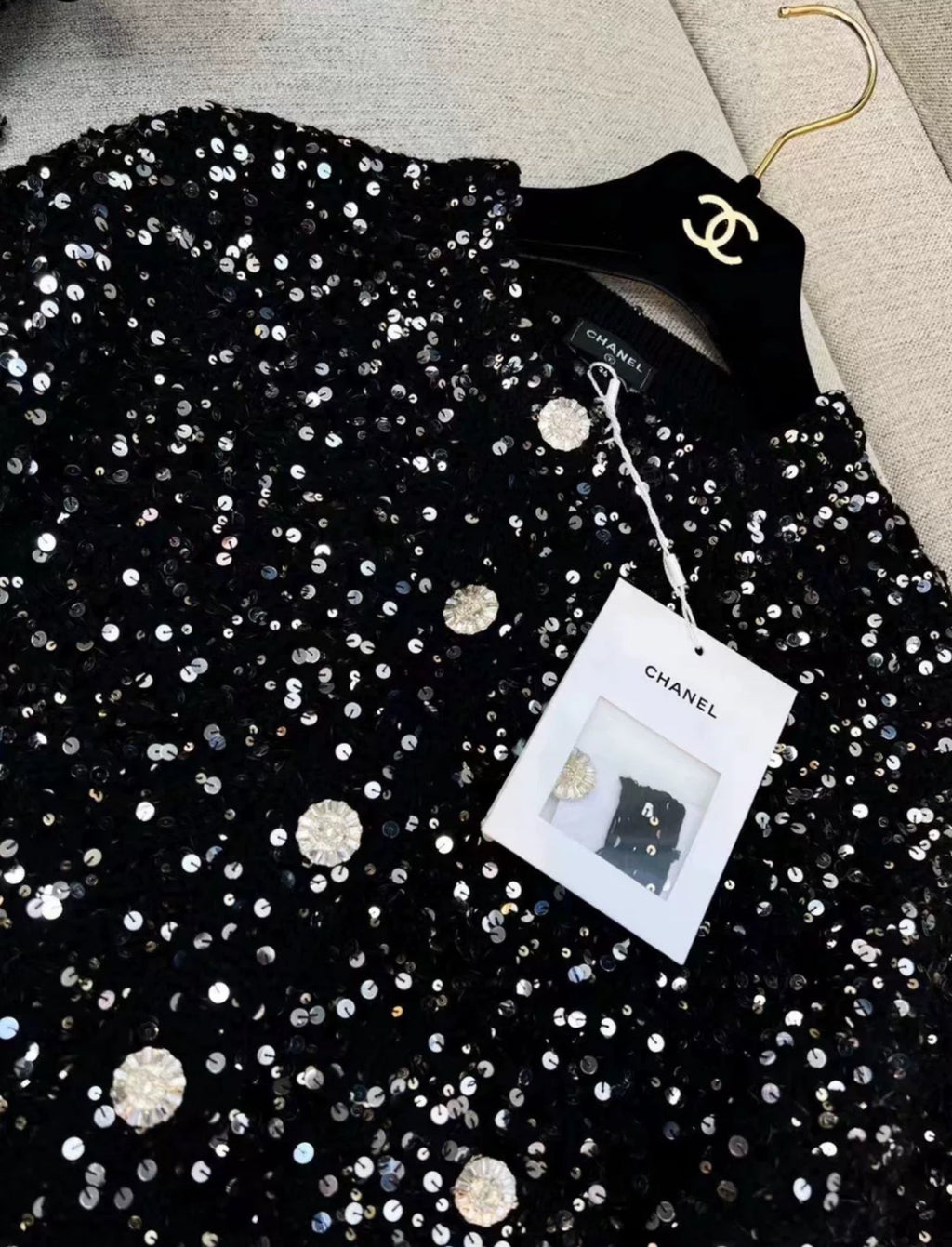 Chanel 23c black tweed sequin igan