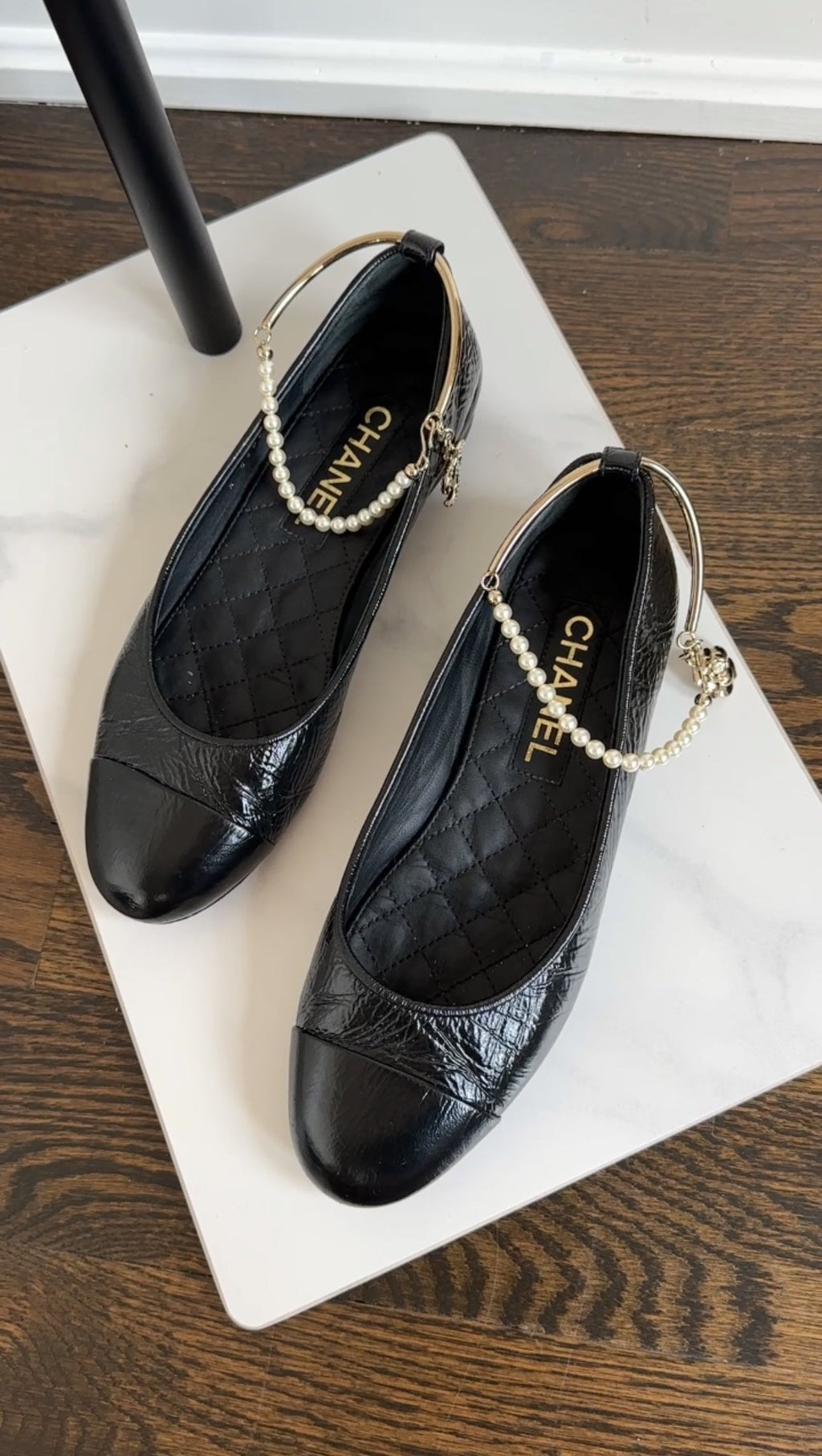 Chanel Black Patent Cap Toe Ballet Pearl CC Anklet Charm Flats - 37C