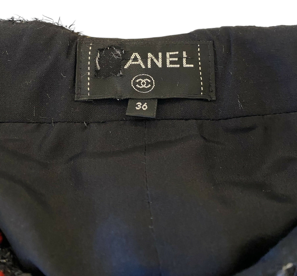 Chanel 17A Paris Cosmopolite Fantasy Tweed Black Red Blue White Shorts FR 36
