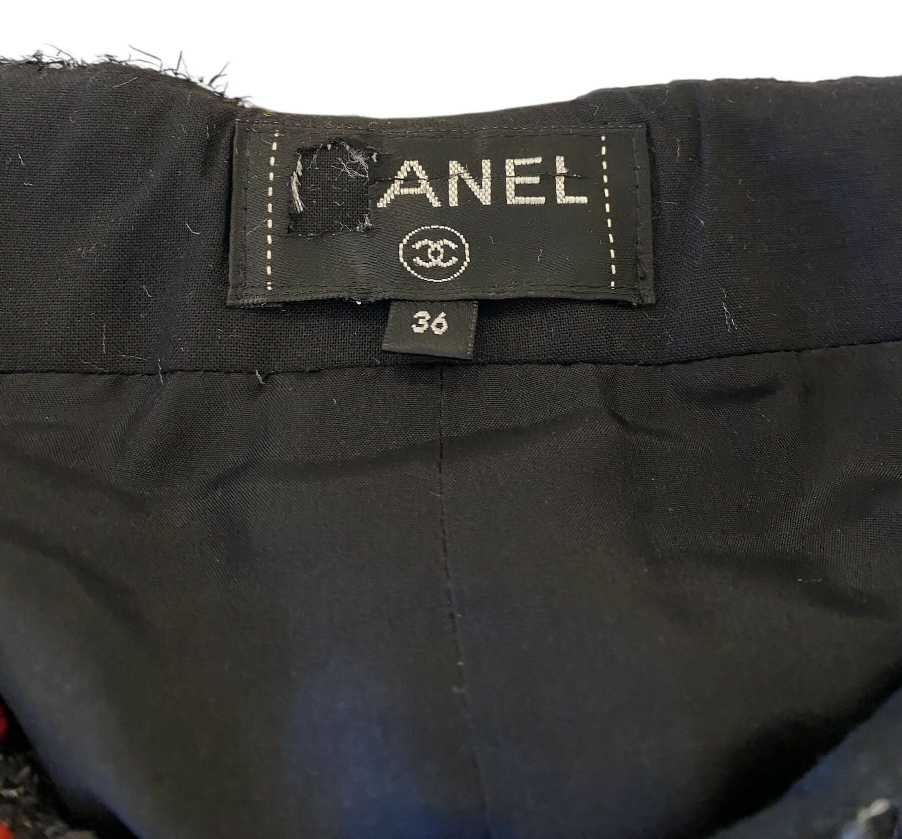 Chanel 17A Paris Cosmopolite Fantasy Tweed Black Red Blue White Shorts FR 36