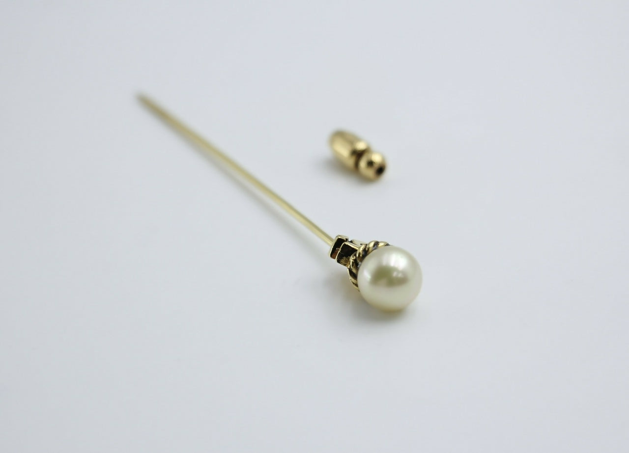 Chanel Vintage 1954-71 Gold-plated Imitation Pearl Twist CC Bar Brooch