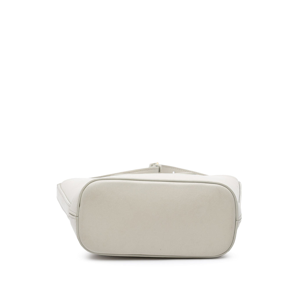 Cuir Triomphe Bucket Bag Leather Small