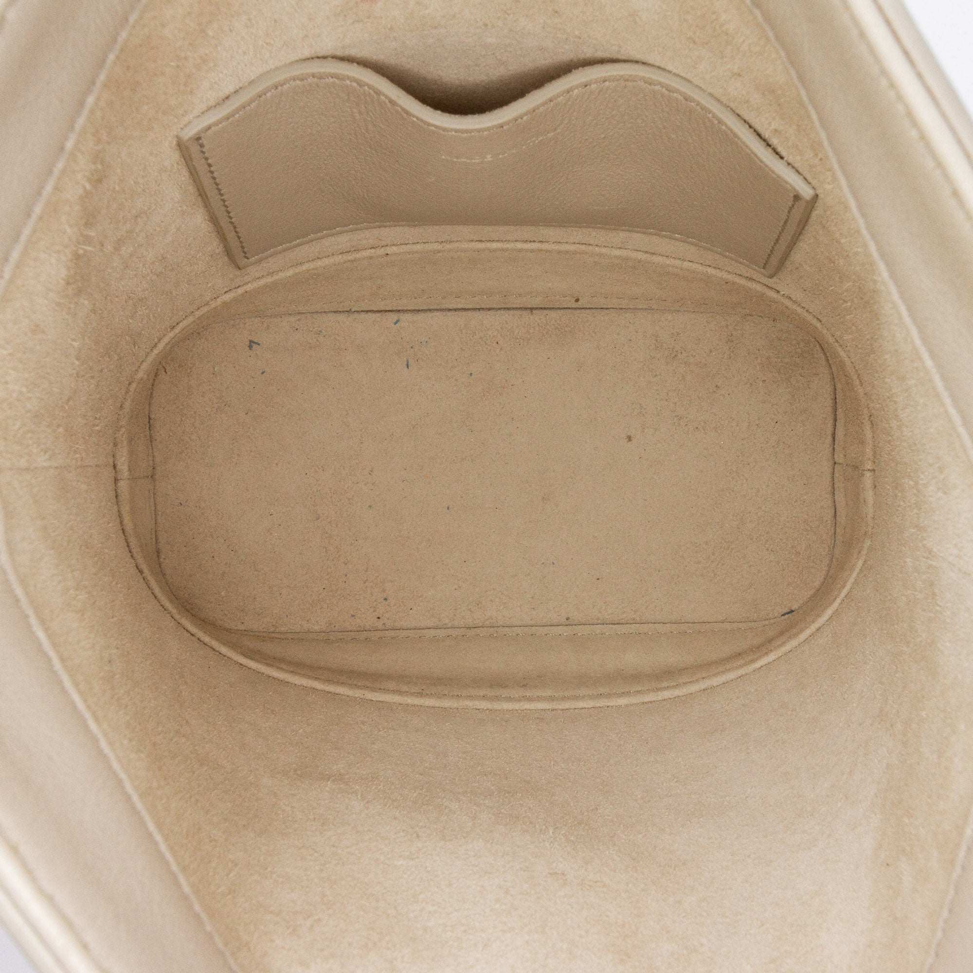 Cuir Triomphe Bucket Bag Leather Small