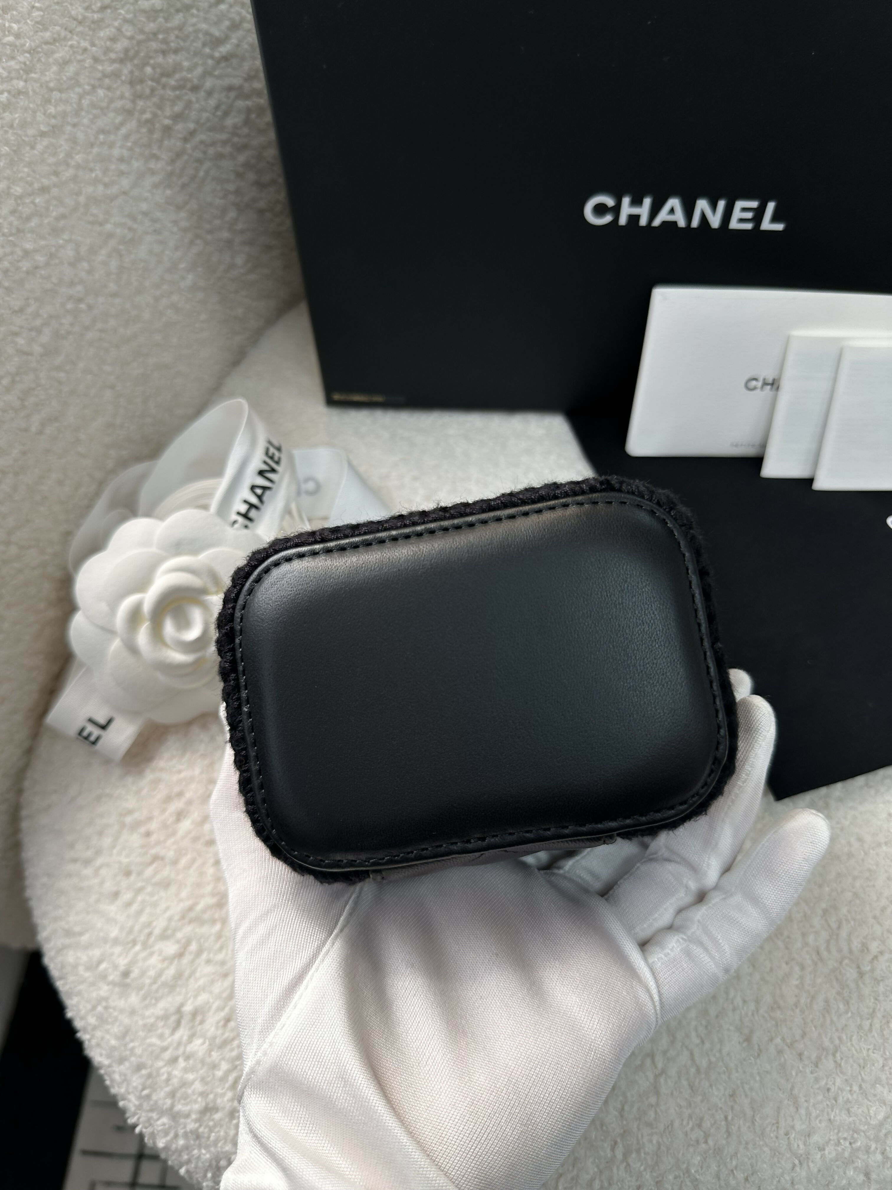 Chanel (21) Mini Vanity Case