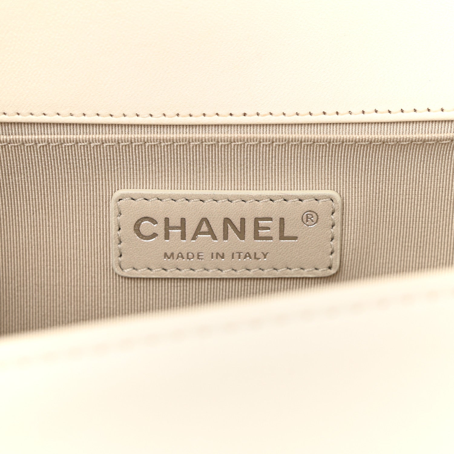 Lambskin Perforated Medium Boy Flap White