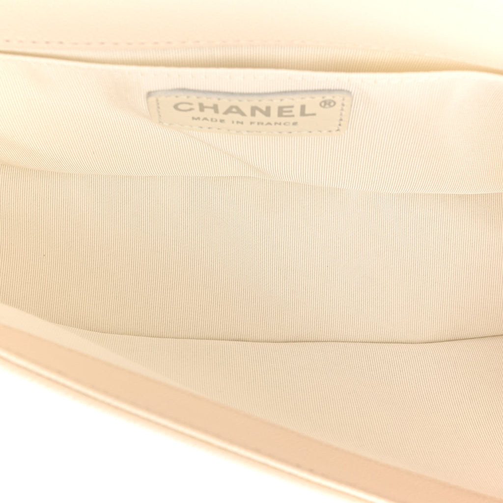 Caviar Quilted Medium Boy Flap Ivory