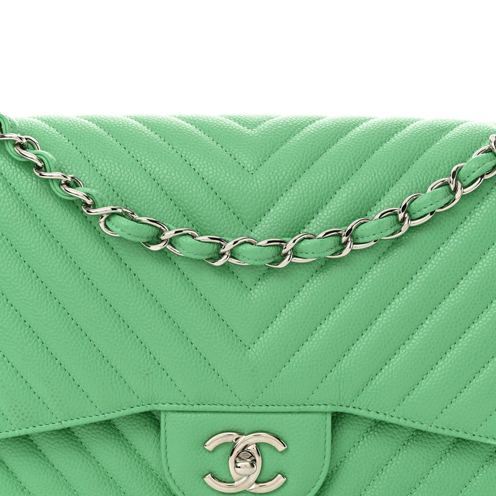 Caviar Chevron Quilted Jumbo Double Flap Green