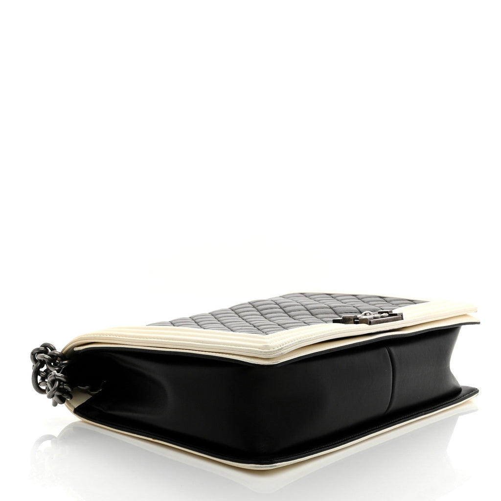 Lambskin Quilted Large Boy Flap Black White