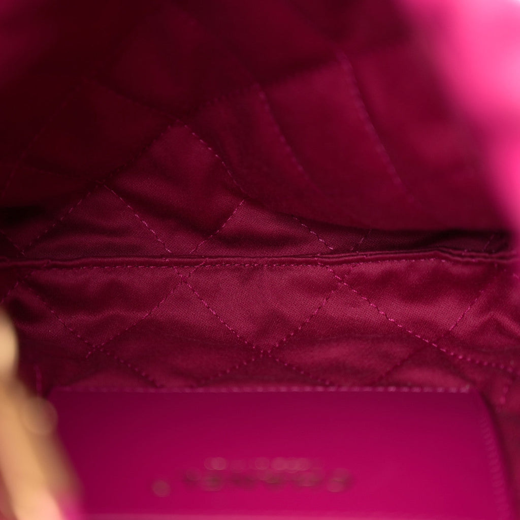 Shiny Caviar Quilted Monochrome Mini Chanel 22 Fuchsia