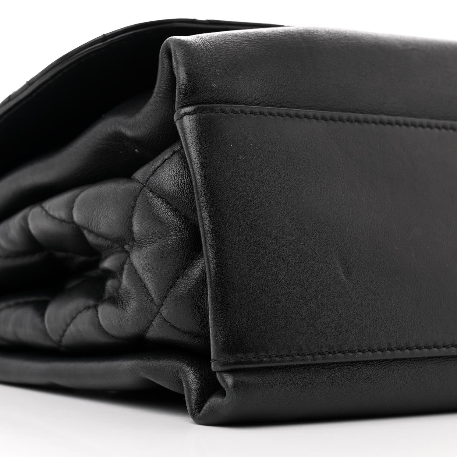 Calfskin Jumbo Tramezzo Flap Black