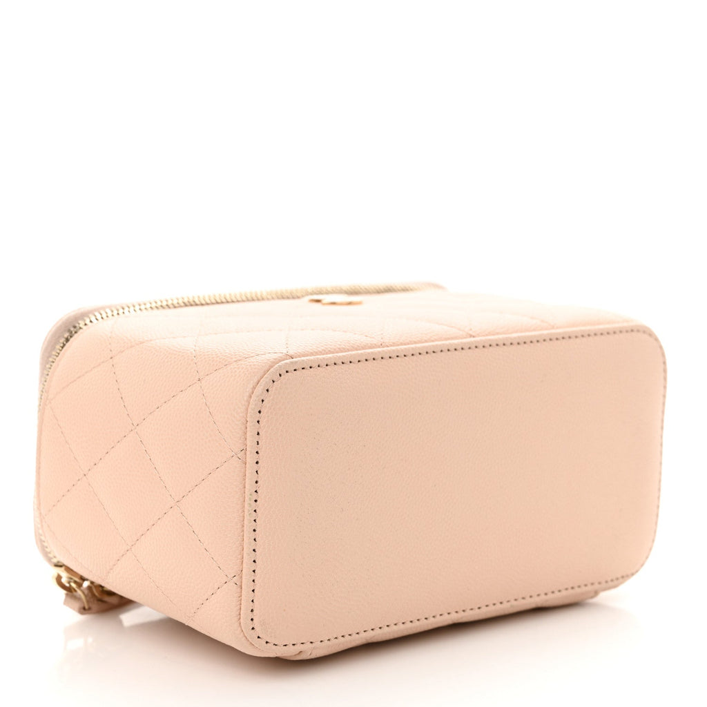 Caviar Quilted Small Vanity Case With Chain Light Pink
