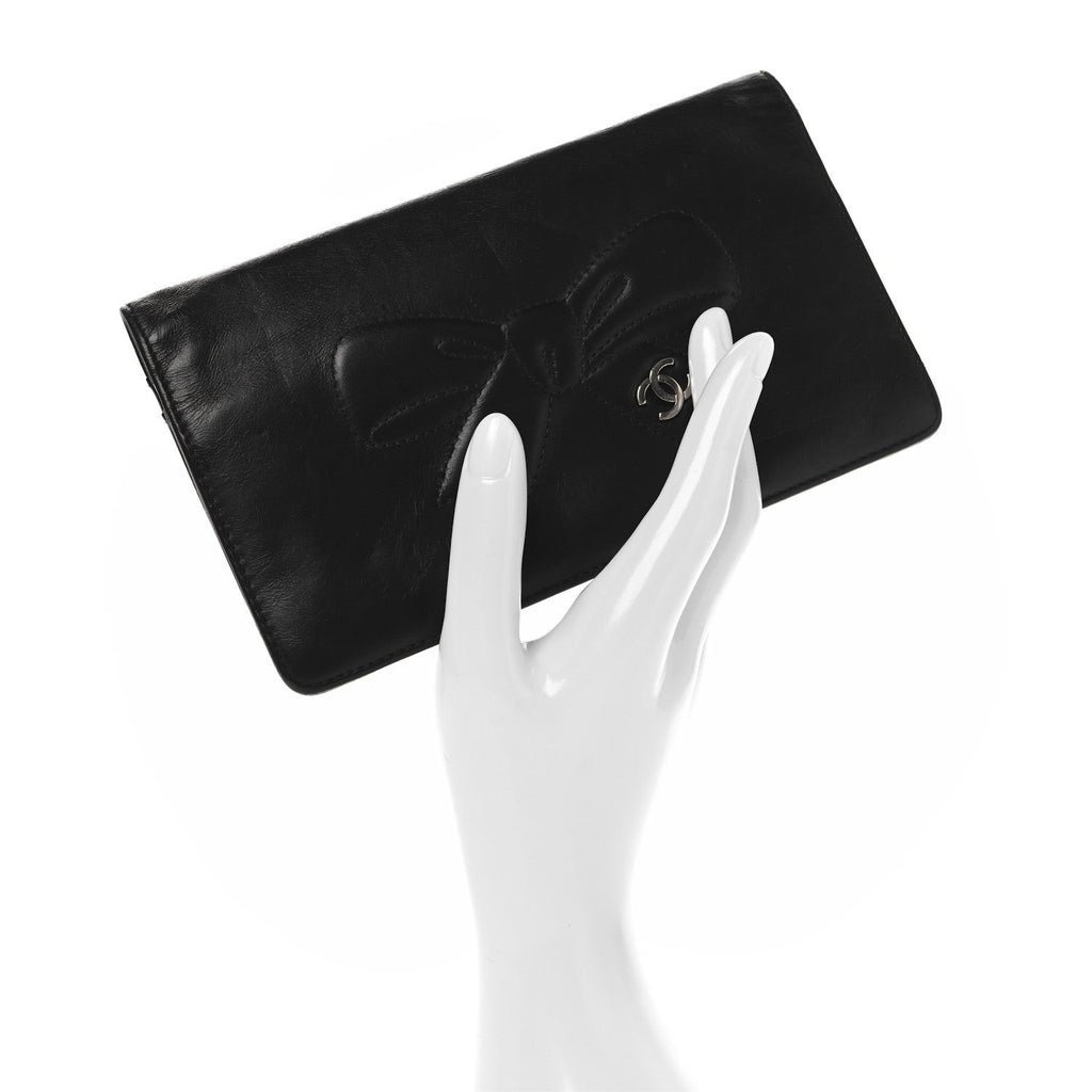 Lambskin Bow Stitched CC Yen Wallet Black