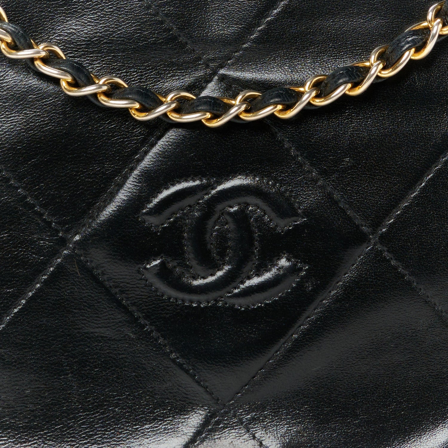 Lambskin Diamond CC Flap Black
