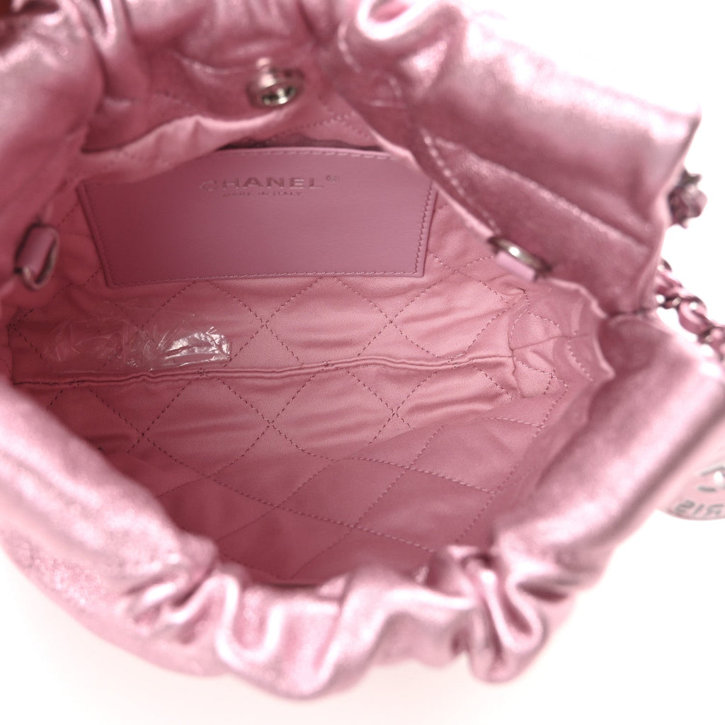 Metallic Lambskin Lacquered Monochrome Quilted Mini Chanel 22 Pink