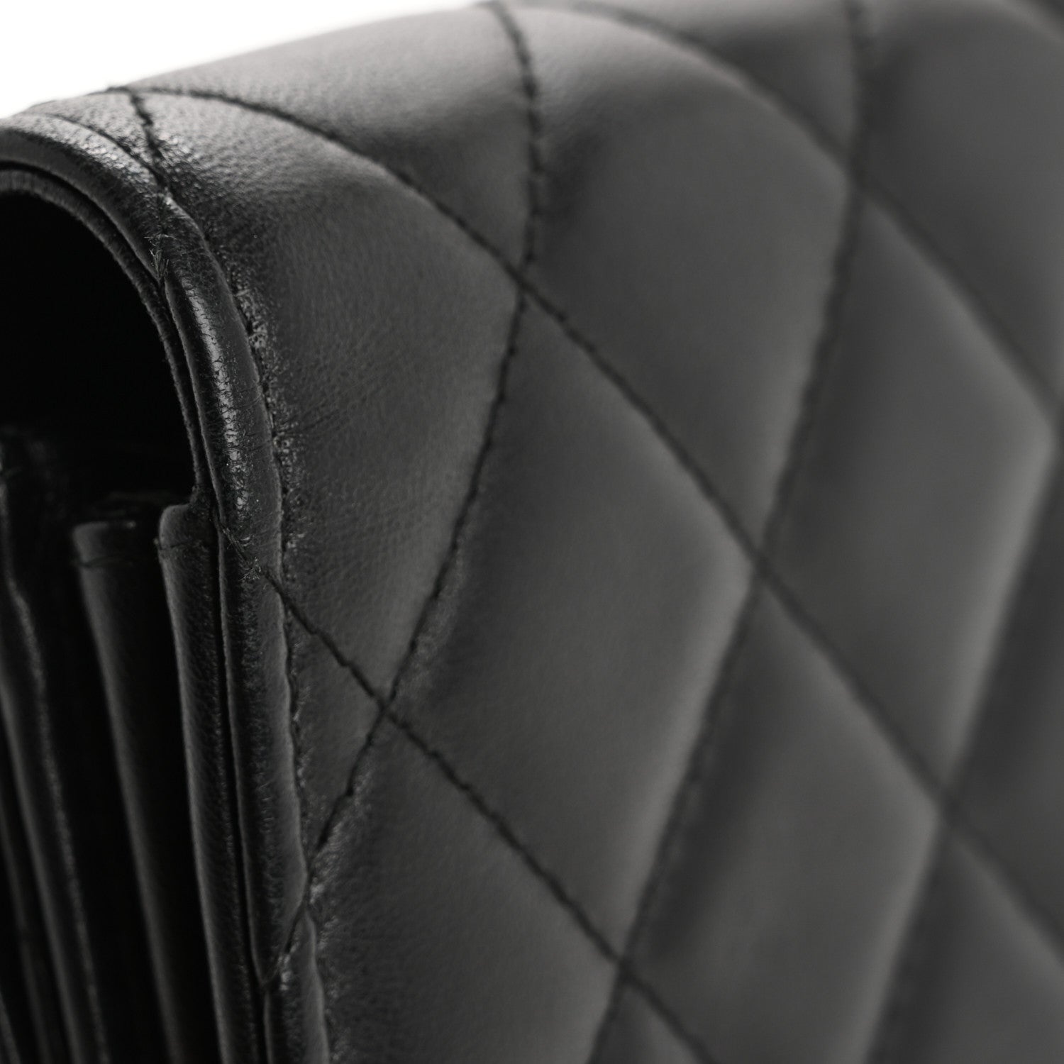 Lambskin Quilted CC Chic Gusset Wallet Black