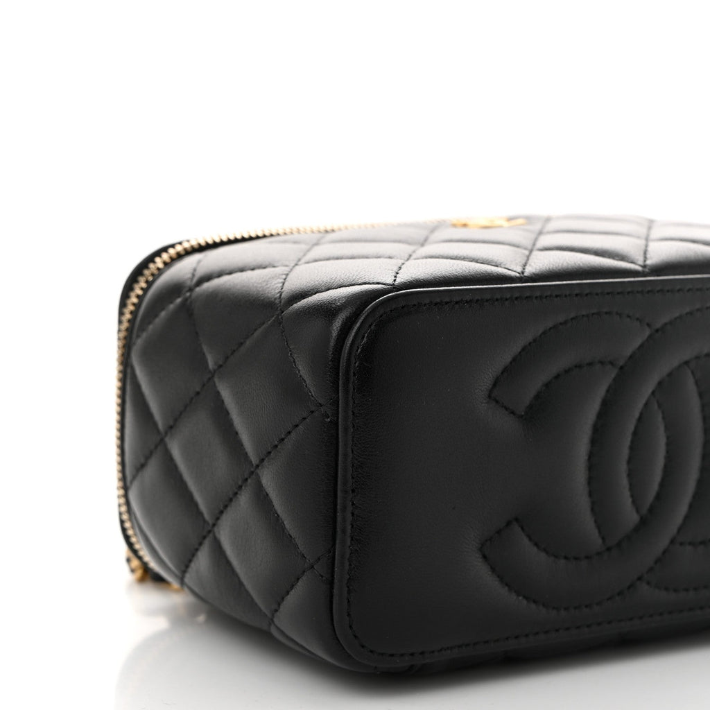 Lambskin Quilted Small Pearl Crush Vanity Case With Chain Black
