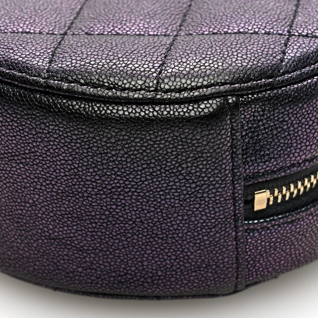 Iridescent Caviar Quilted Round Clutch With Chain Black