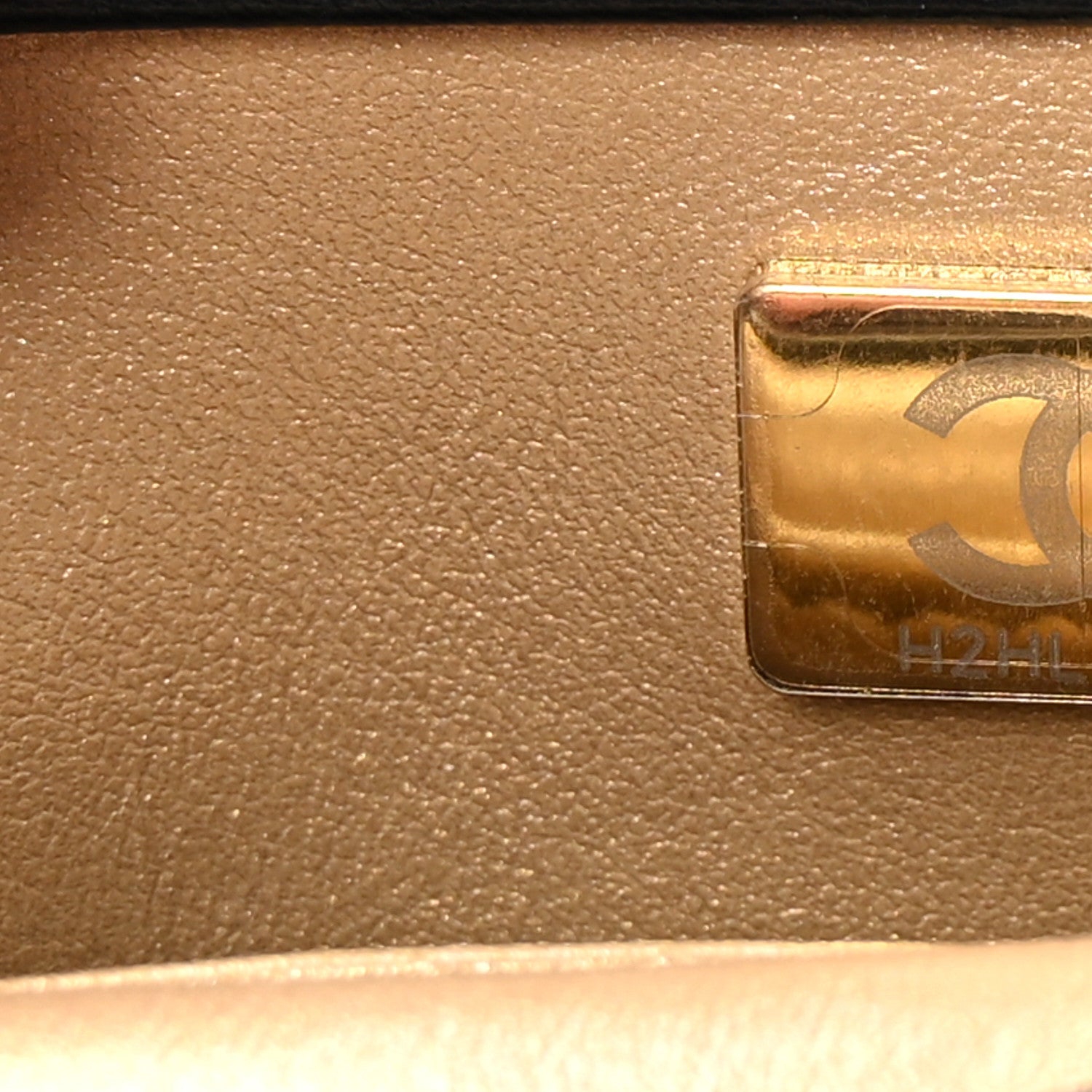 Shiny Lambskin Quilted Mini Pearl Logo Flap Black