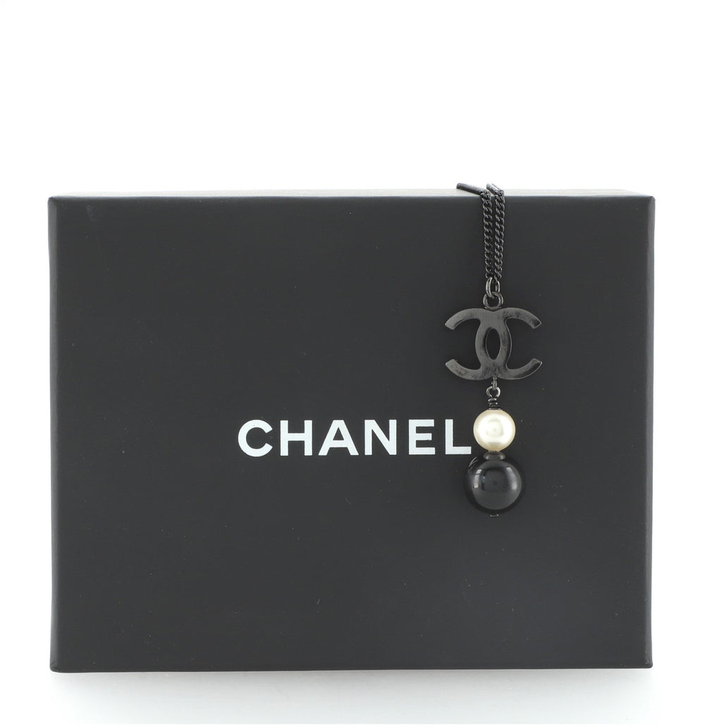 CC Drop Pendant Necklace Metal with Resin and Faux Pearl