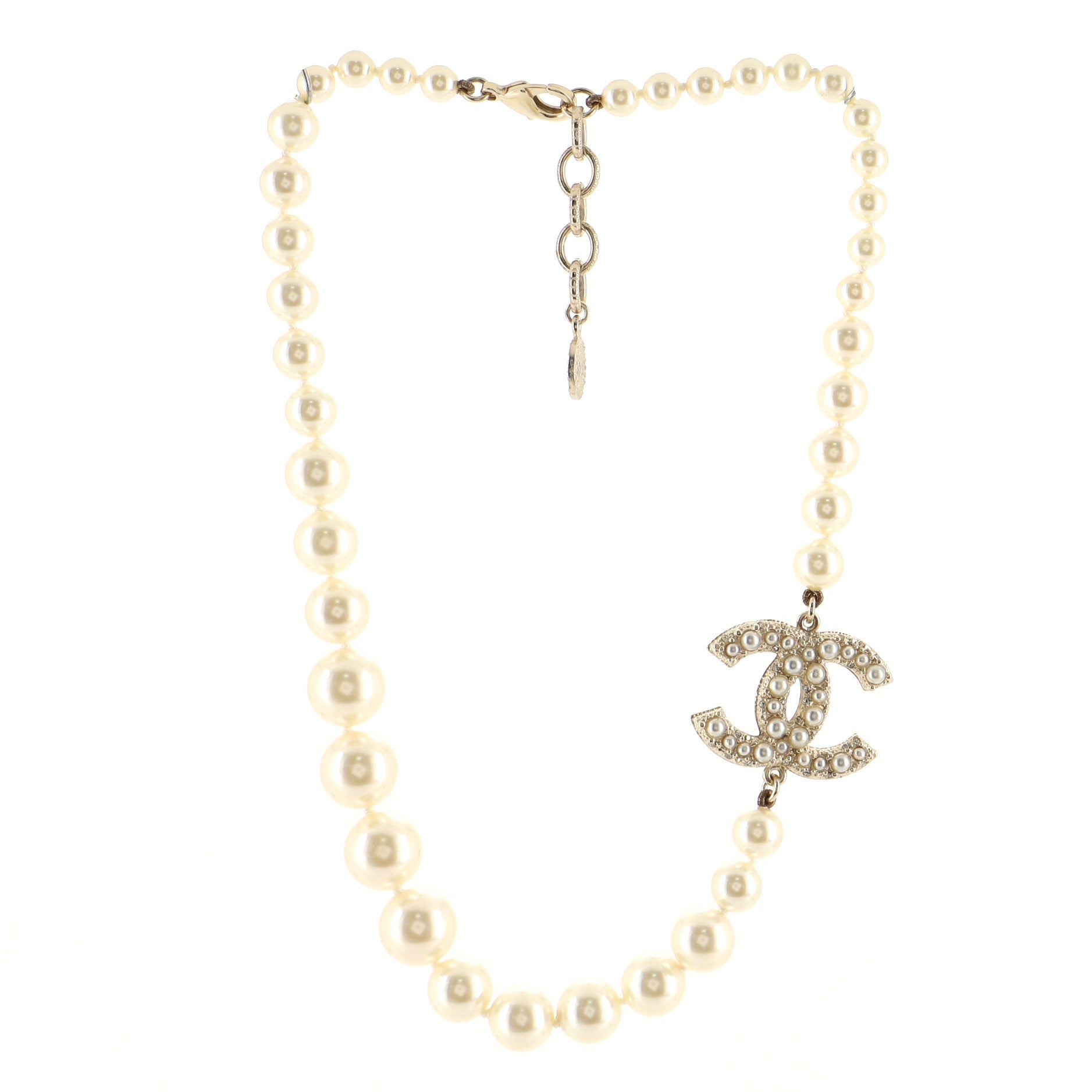 CC Graduated Pearl Short Necklace Faux Pearls and Metal