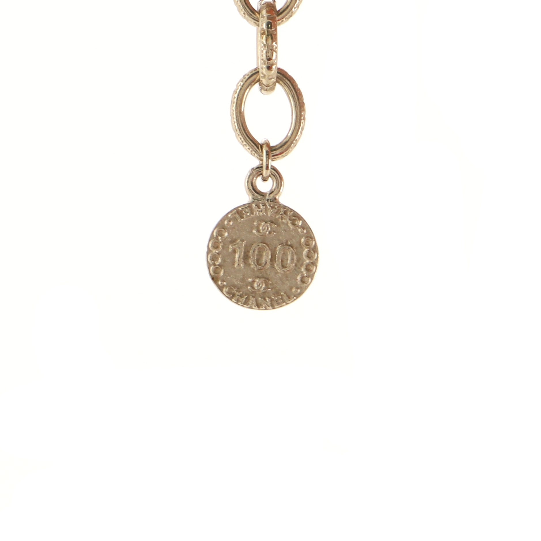 CC Graduated Pearl Short Necklace Faux Pearls and Metal