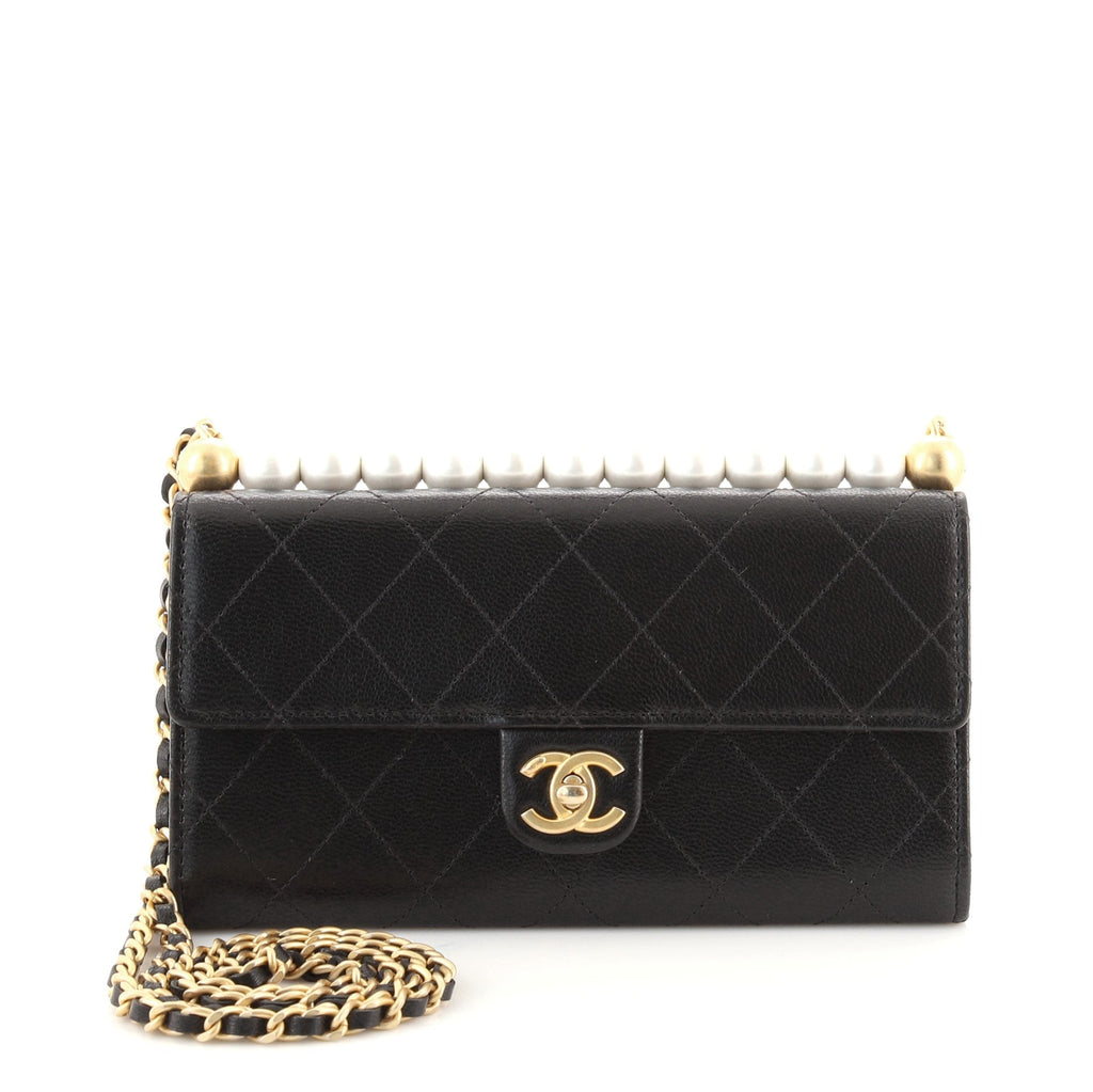 Chic Pearls Clutch with Chain Quilted Goatskin