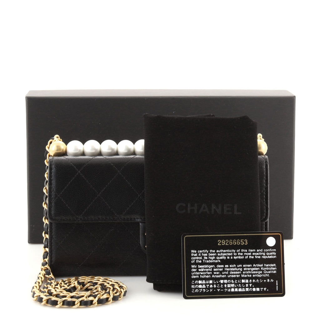 Chic Pearls Clutch with Chain Quilted Goatskin