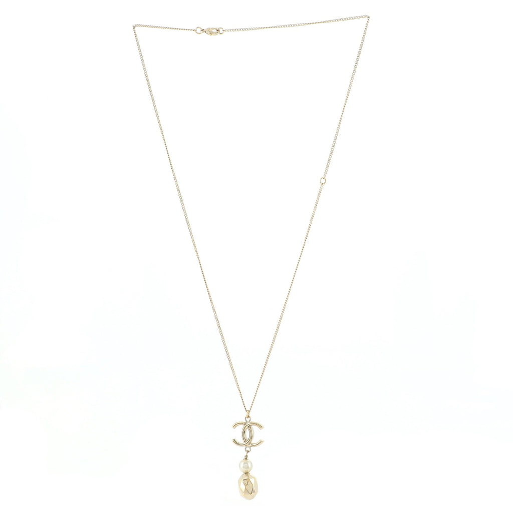 CC Drop Pendant Necklace Metal with Faux Pearl