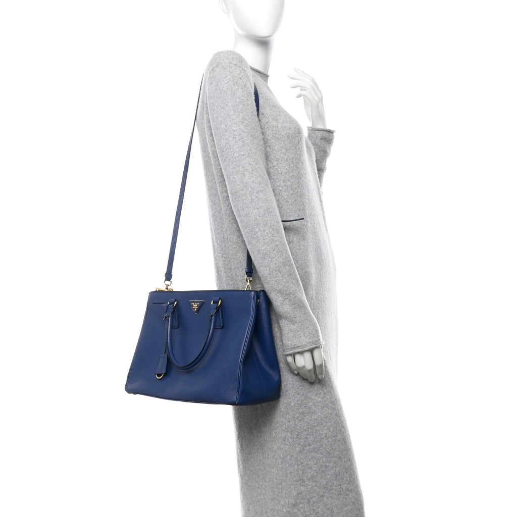 Saffiano Medium Galleria Double Zip Tote Bluette