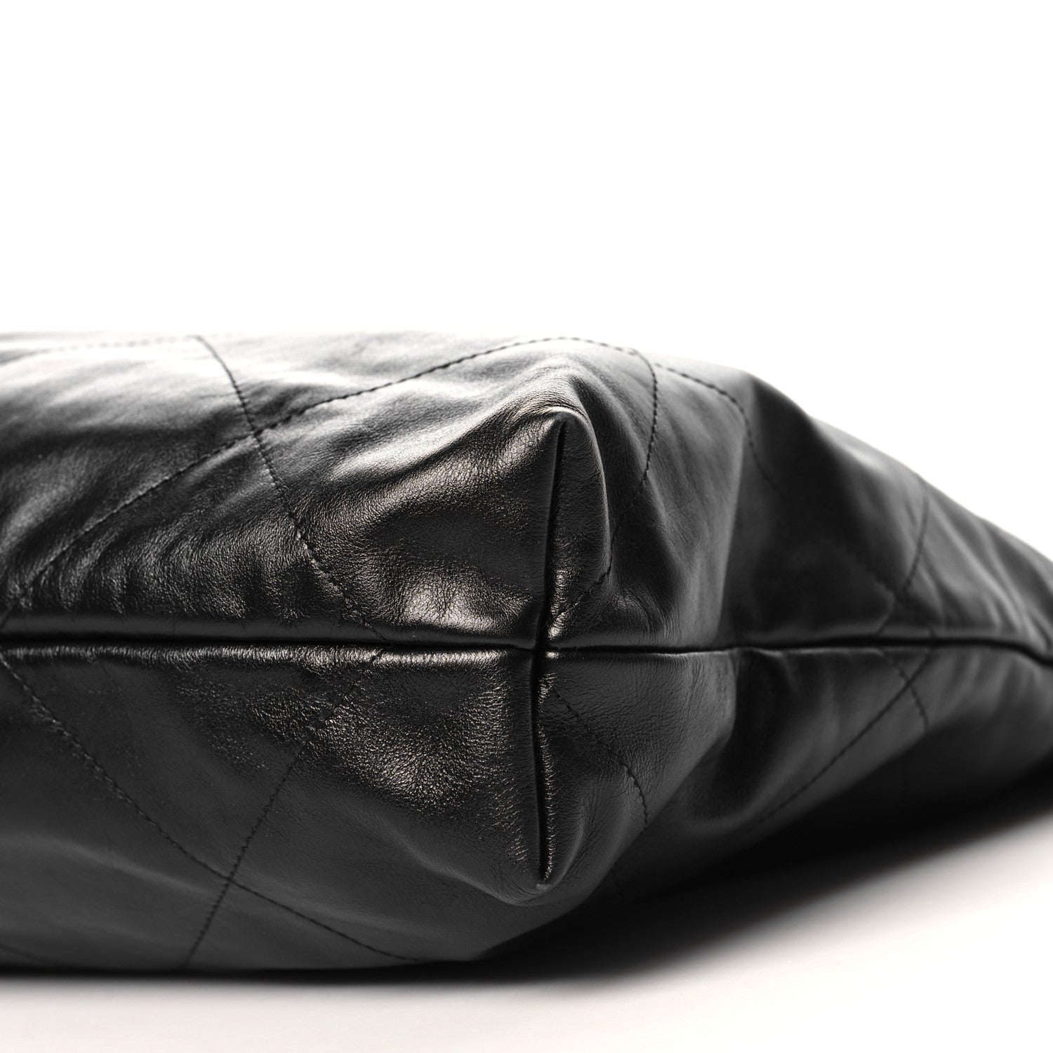 Shiny Calfskin Quilted Chanel 22 Black