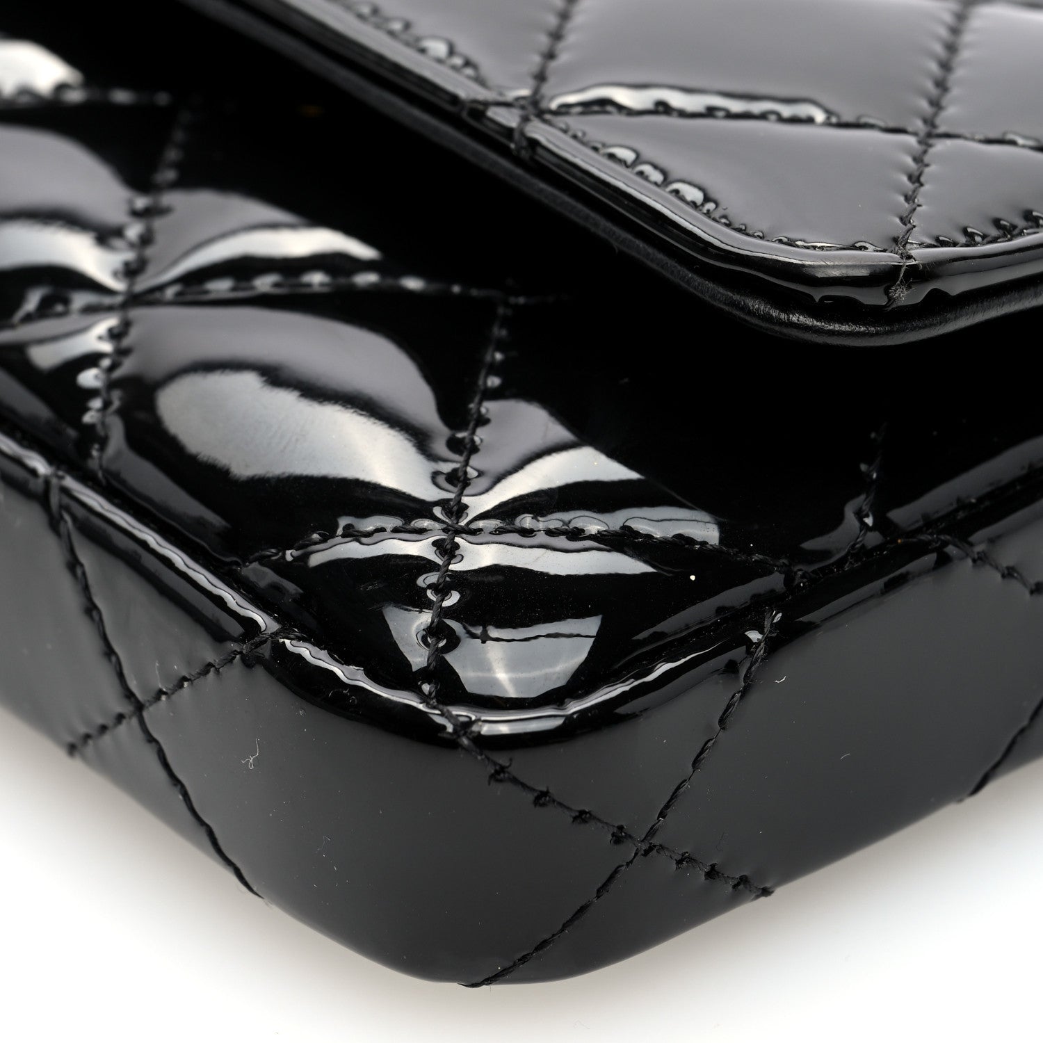 Patent Enamel Quilted Coco Hearts Clutch With Chain Black