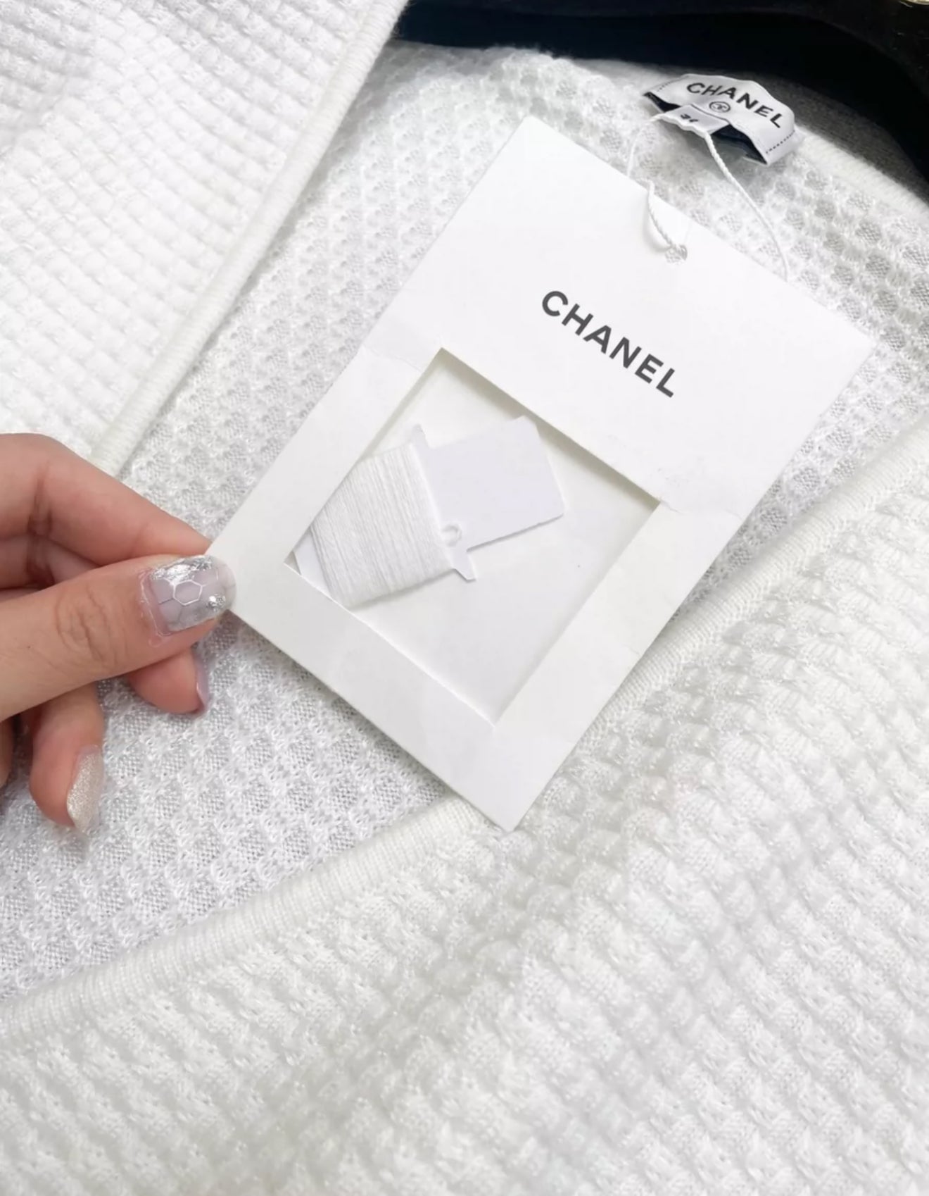 Chanel 25P white igan