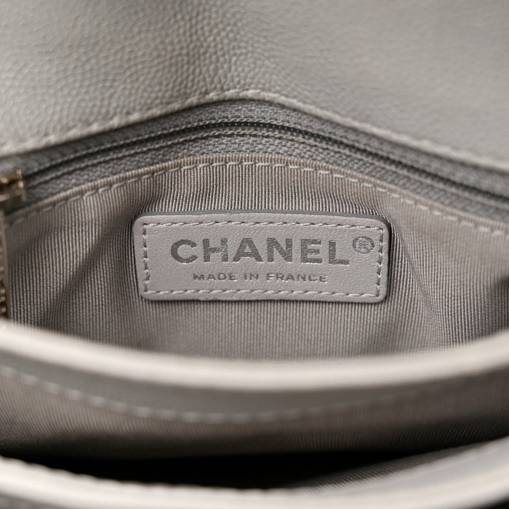 Caviar Quilted Medium Urban Companion Flap Grey