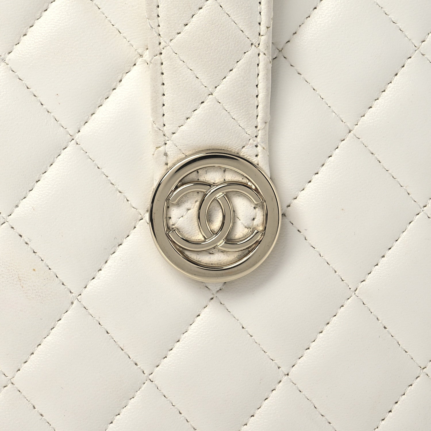 Lambskin Minaudiere Vanity With Handle White