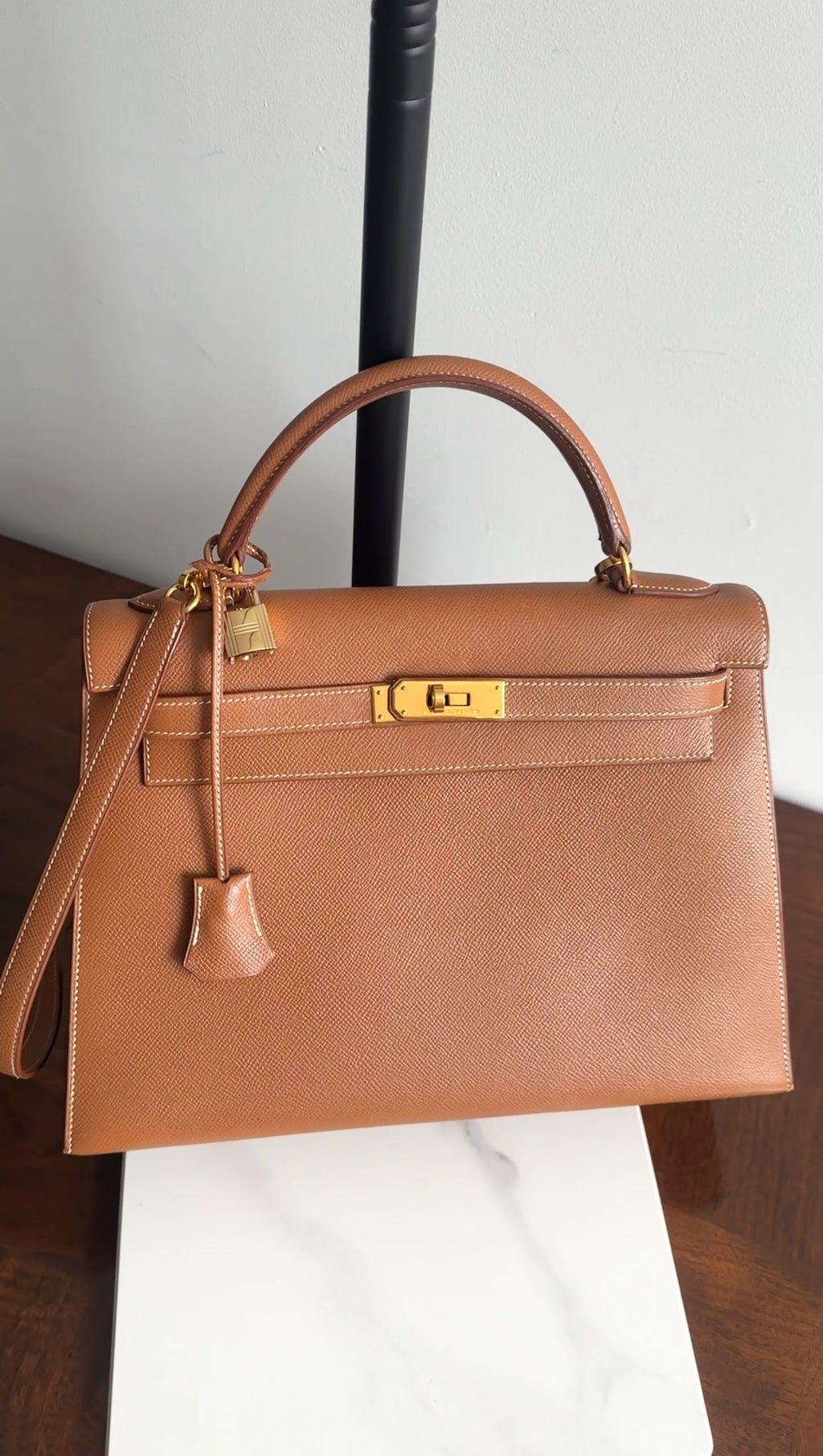 Hermes Vintage 1997 Kelly 32 Gold Courchevel Sellier Bag GHW