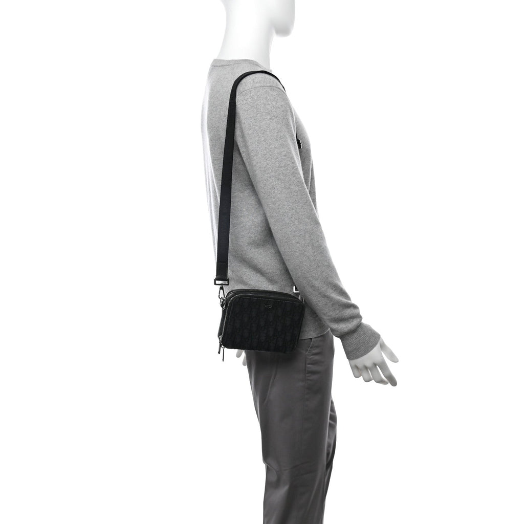 Oblique Zipped With Strap Pouch Black