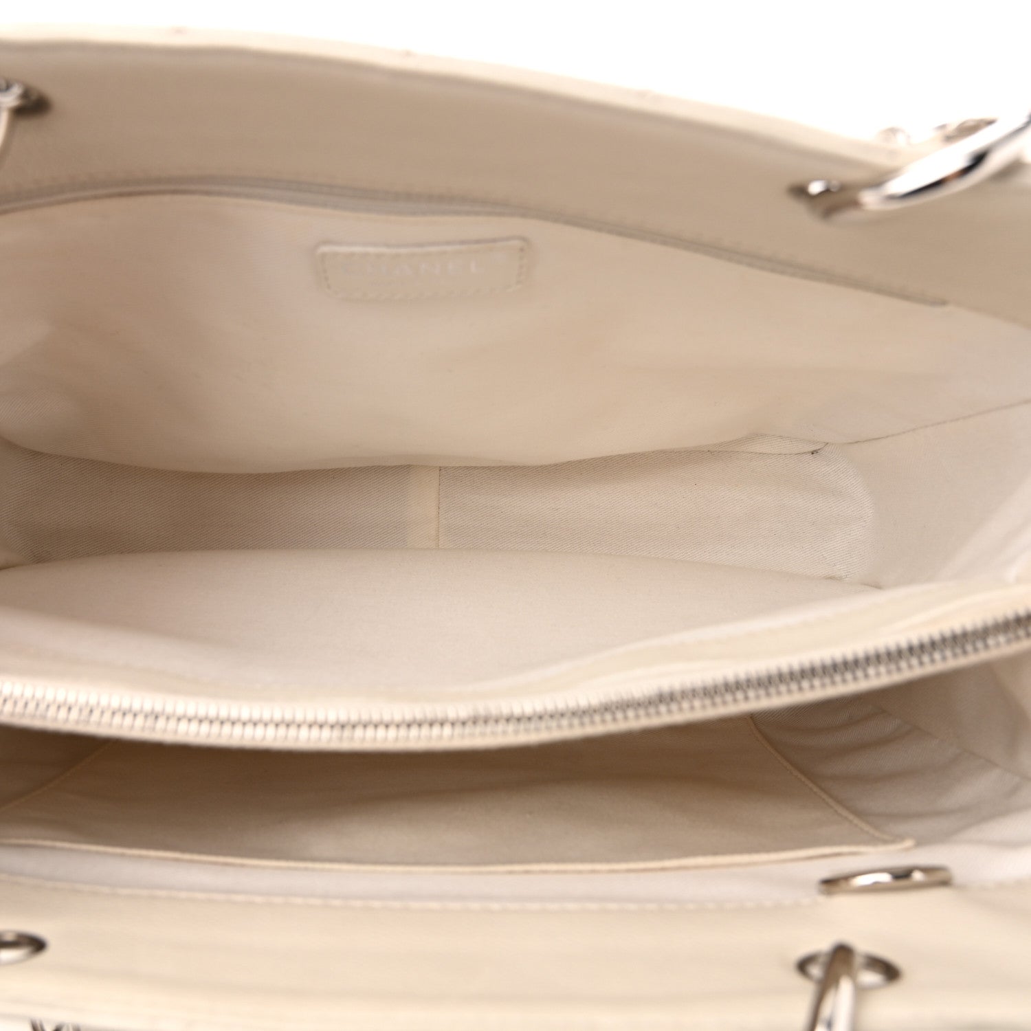 Caviar Quilted Grand Shopping Tote GST White