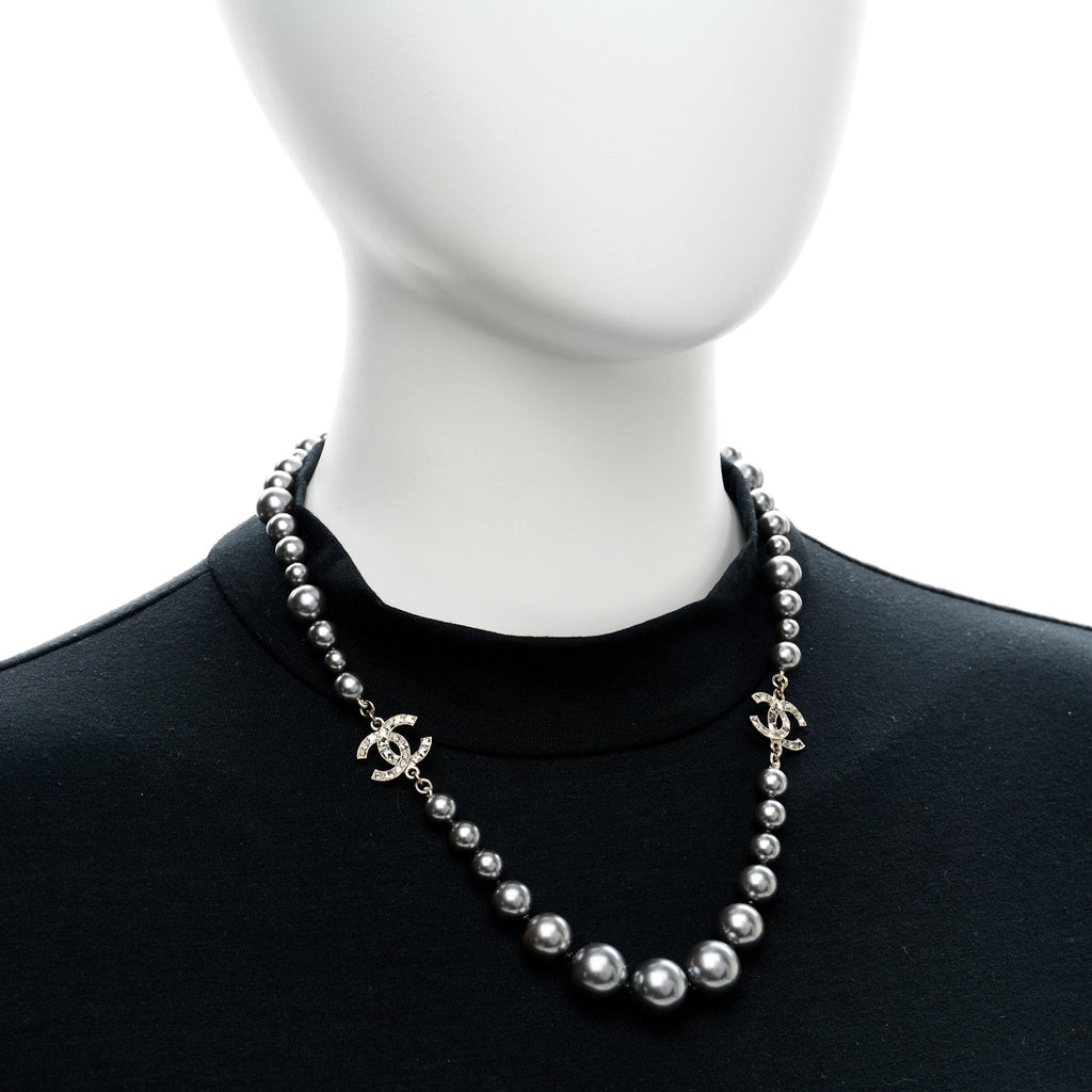 Crystal Baguette Graduated Pearl CC Short Necklace Silver Grey