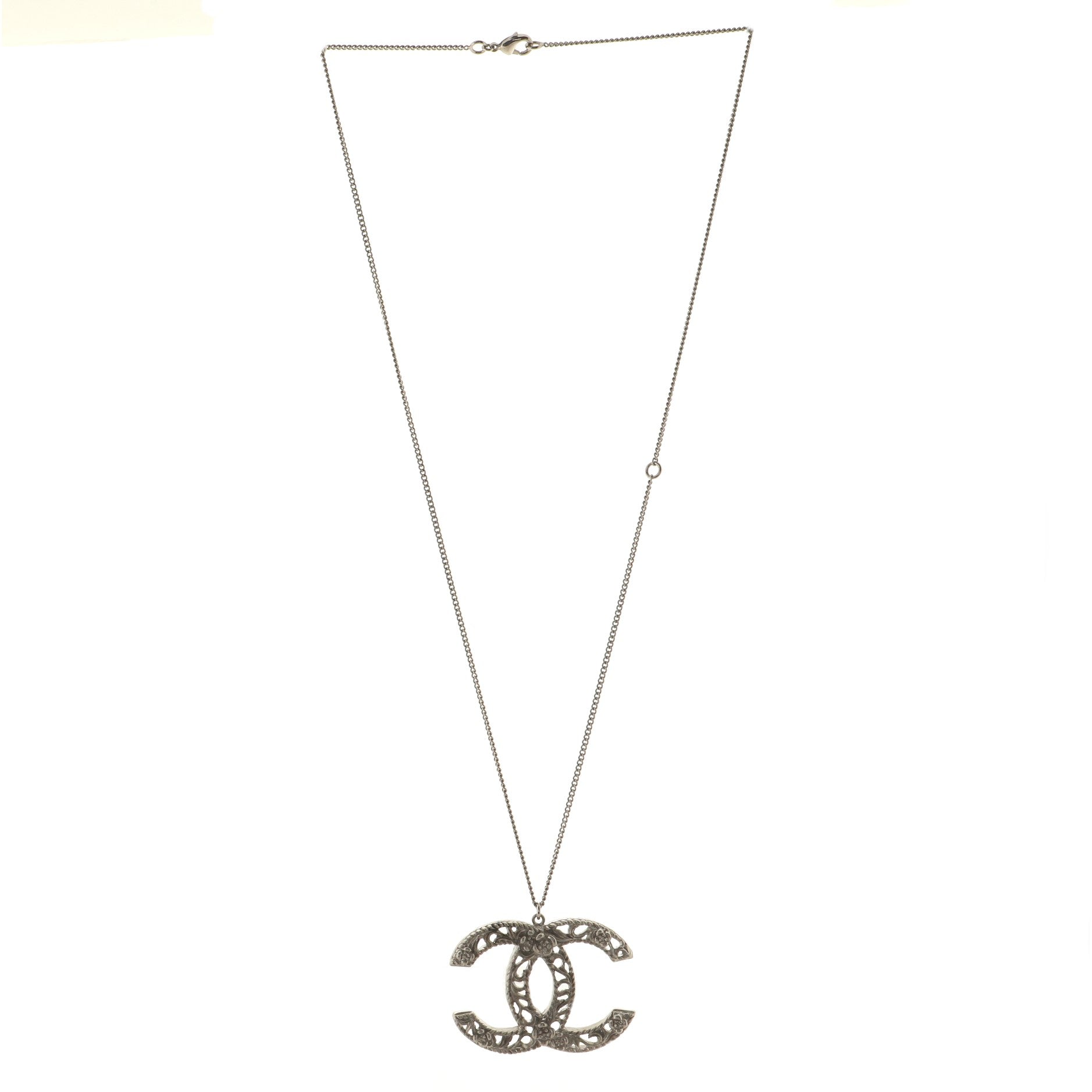 CC Camellia Cut-Out Pendant Necklace Metal