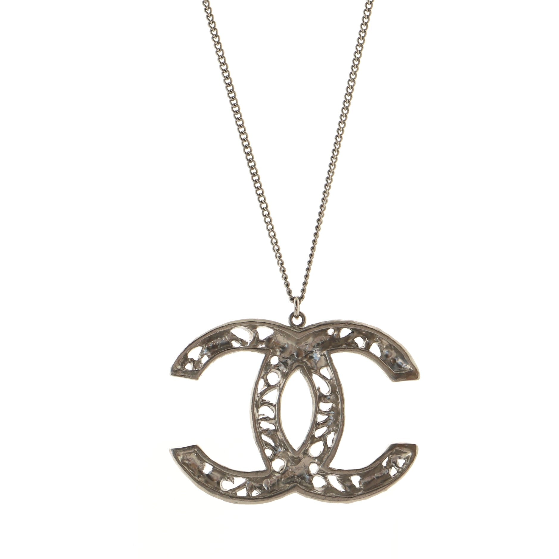 CC Camellia Cut-Out Pendant Necklace Metal