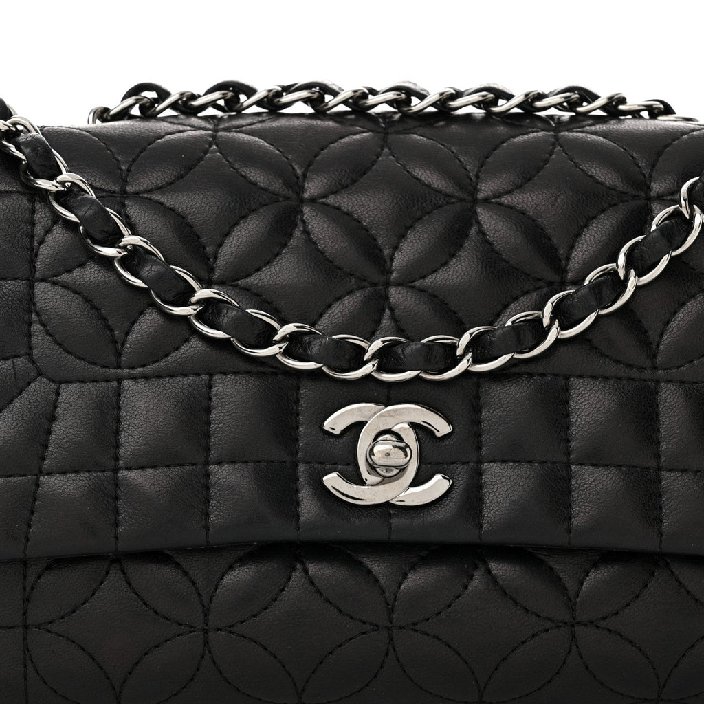 Lambskin Quilted Lady Graphic Flap Black