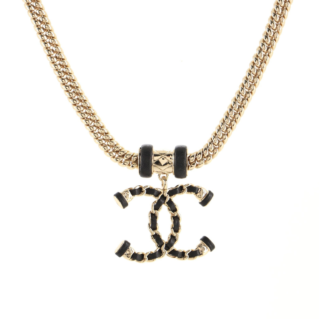 CC Chain Link Pendant Necklace Metal with Leather