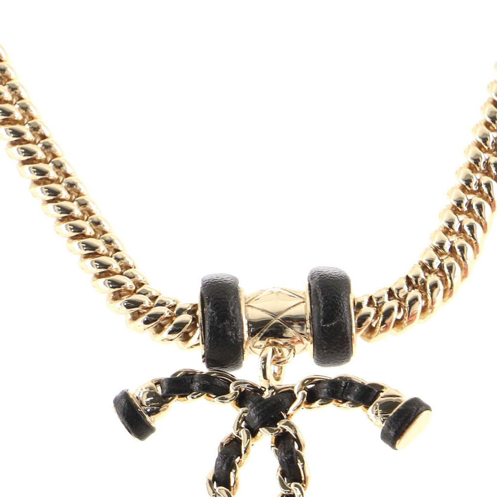 CC Chain Link Pendant Necklace Metal with Leather