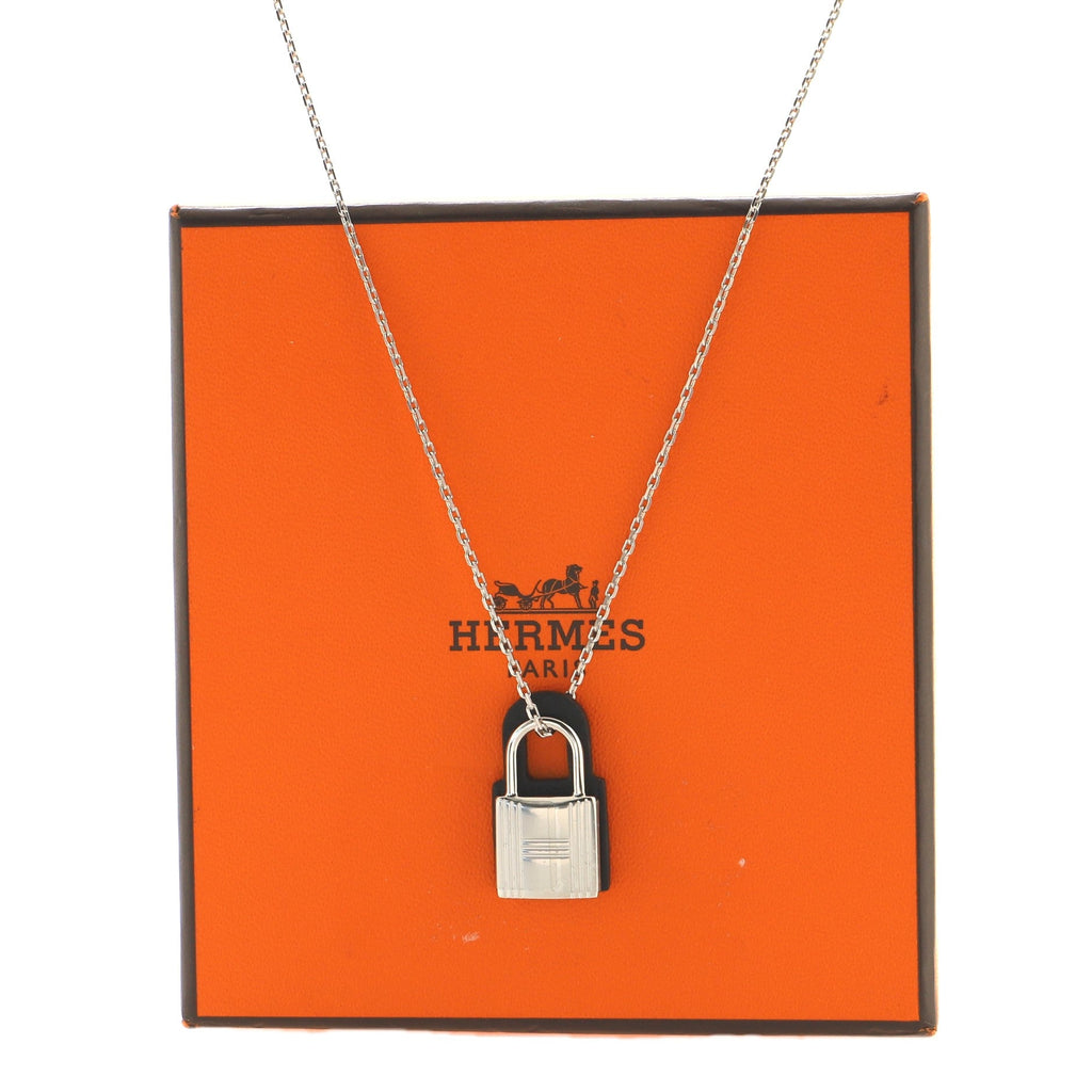 Cadenas Lock Pendant Necklace Metal
