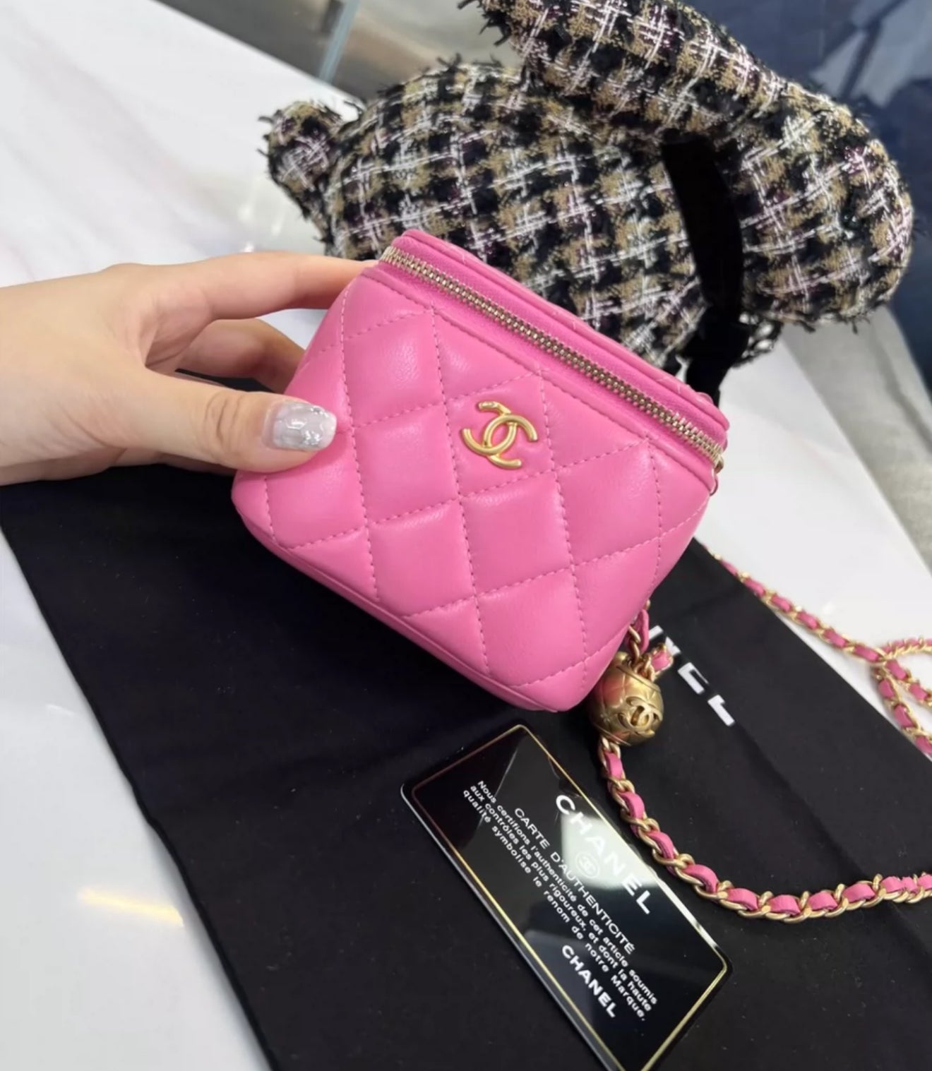 CHANEL Pearl Crush Mini Vanity Case Chain Shoulder Bag Pink Lambskin Leather