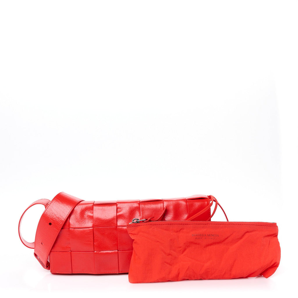 Paper Calfskin Intrecciato Stretch Cassette Bright Red