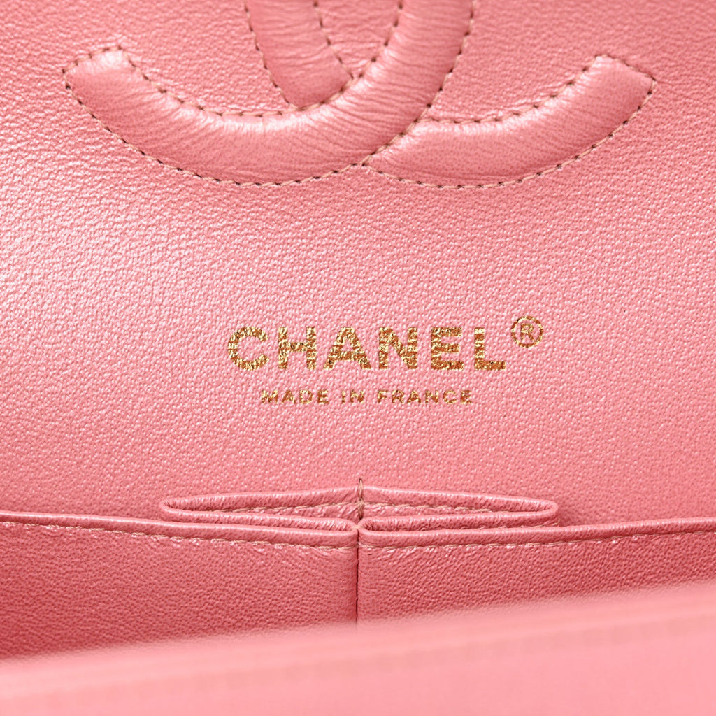 Iridescent Caviar Quilted Medium Double Flap Rose Pink