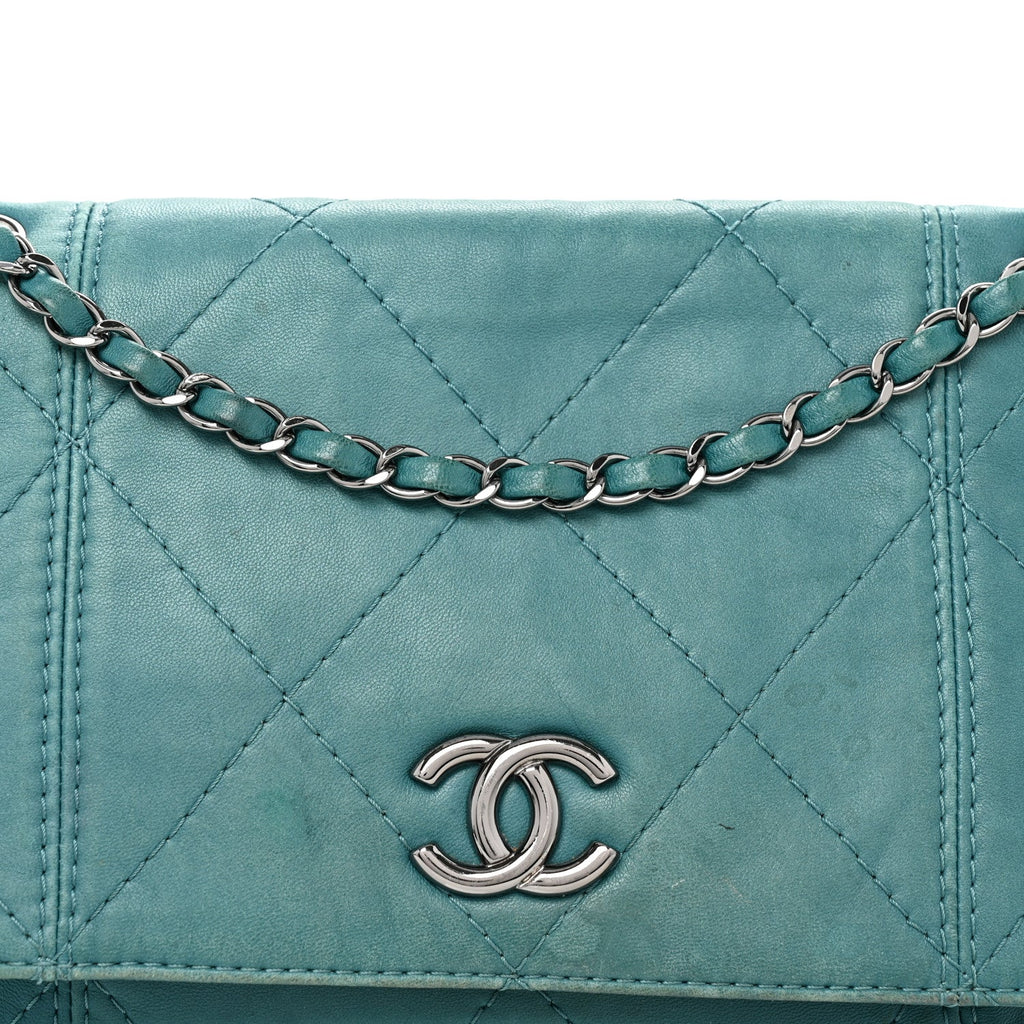 Lambskin Quilted Large Soft Touch Flap Green