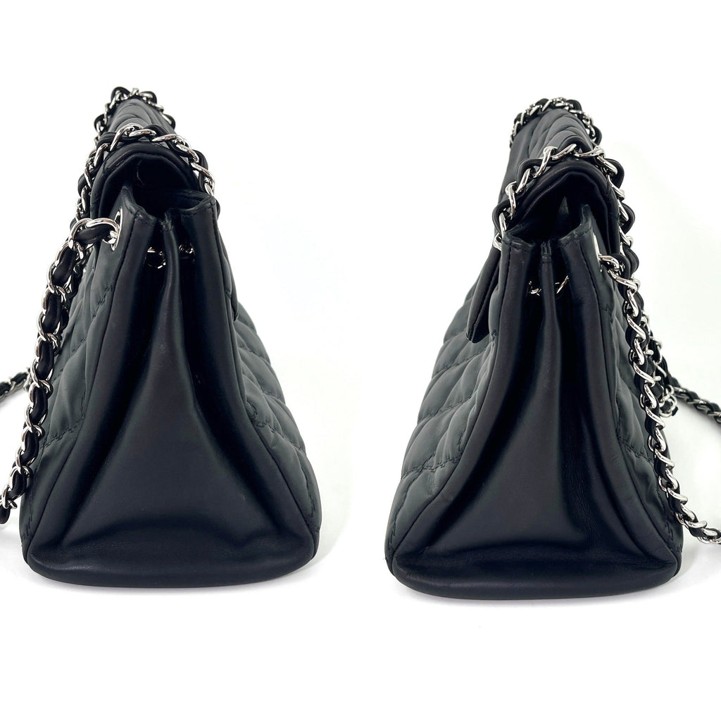 CHANEL Double Stitch Hamptons Black Quilted Calfskin Shopping Tote Bag