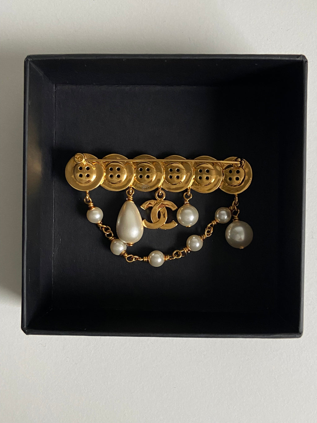 Chanel Yellow and White Pearls Button Brooch
